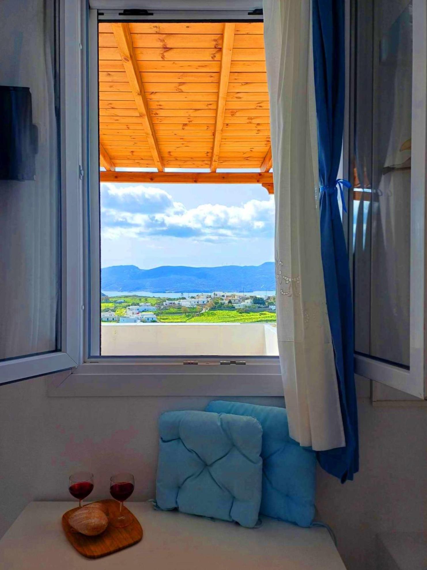 Georgia Rooms Milos Plaka  エクステリア 写真