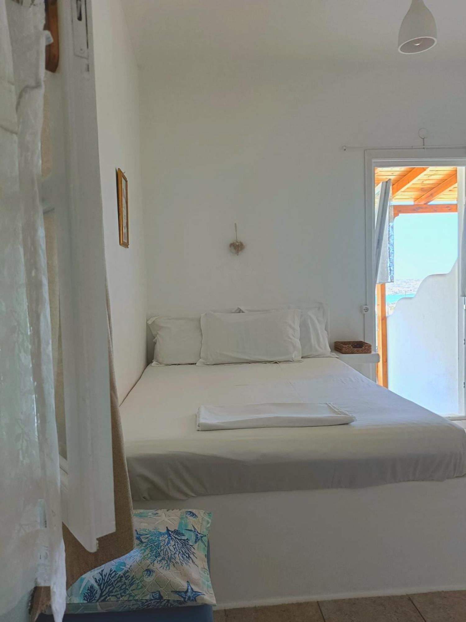 Georgia Rooms Milos Plaka  エクステリア 写真
