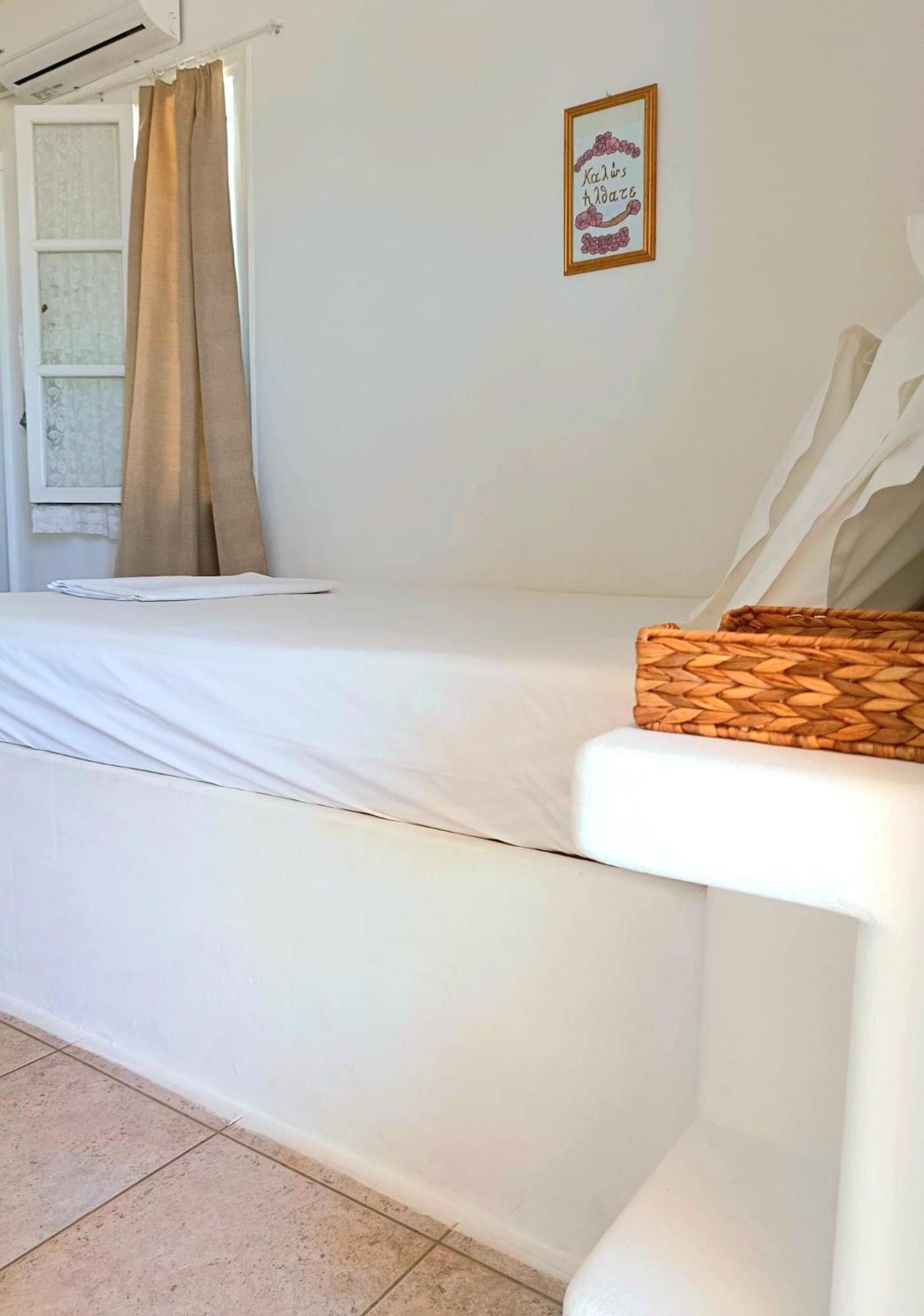 Georgia Rooms Milos Plaka  エクステリア 写真