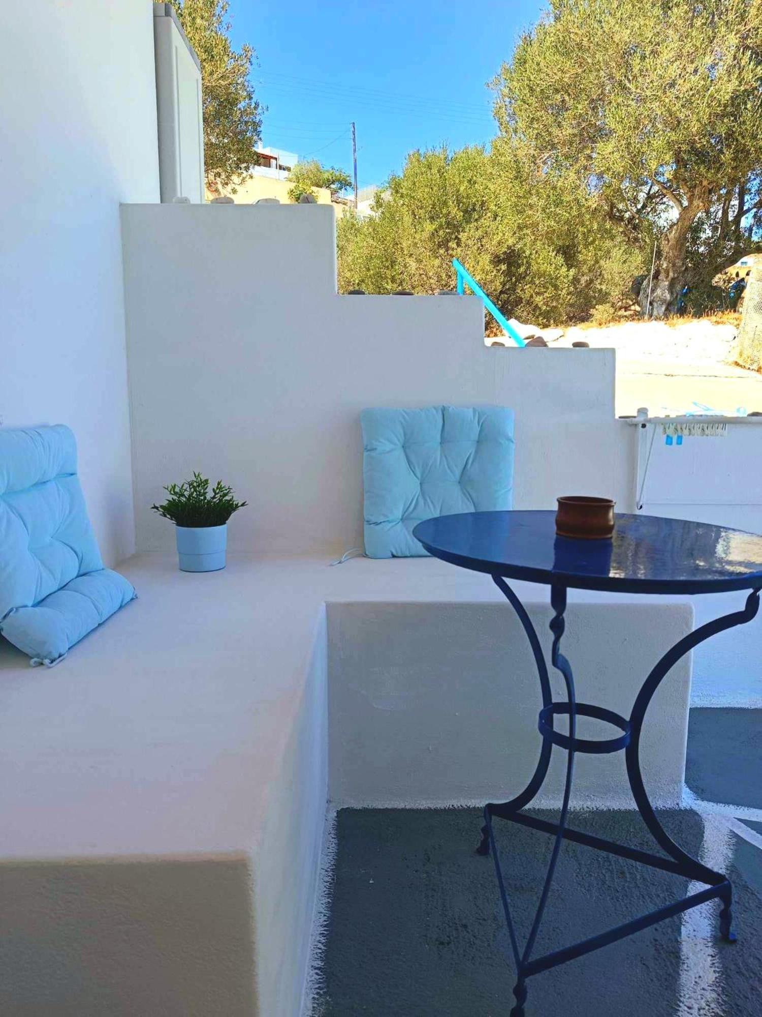 Georgia Rooms Milos Plaka  エクステリア 写真